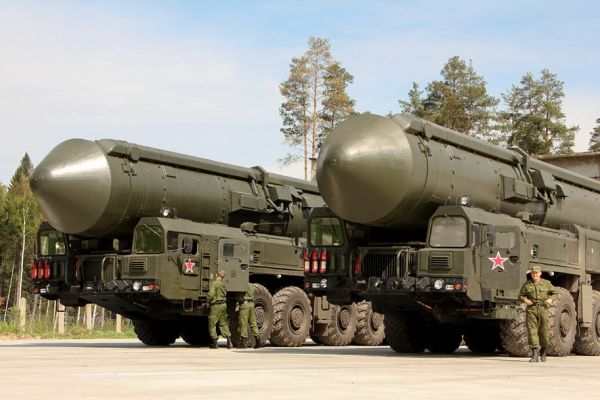 白杨导弹发射车尺寸及其重要性,白杨导弹发射车尺寸与重要性解析