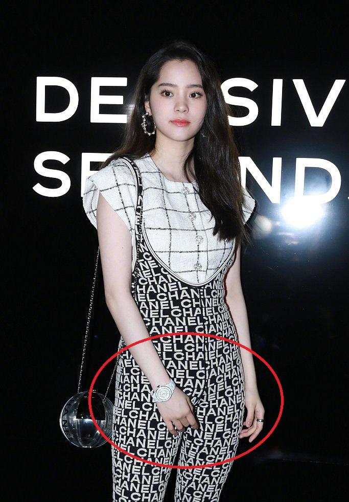 如果你想减肥,锻炼是必不可少的一部分。通过锻炼,你可以加速新陈代谢,消耗卡路里,增强肌肉,塑造身材,提高身体素质。下面是一些关于如何进行锻炼的建议,帮助你开始减肥之旅。,锻炼是减肥必备步骤,启动你的减肥之旅的锻炼建议!