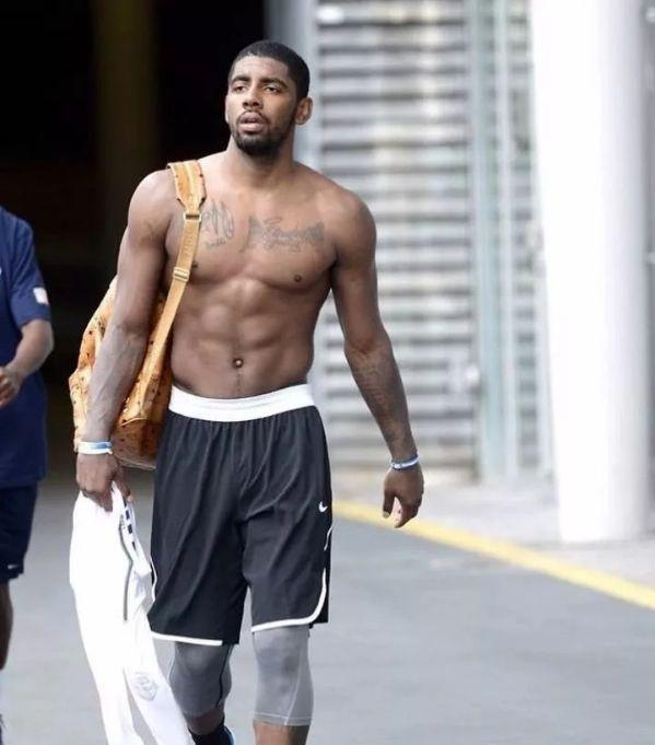 刀割腹肌出血，一次意外的医疗急救经历，刀割腹肌出血，一次惊险的医疗急救体验