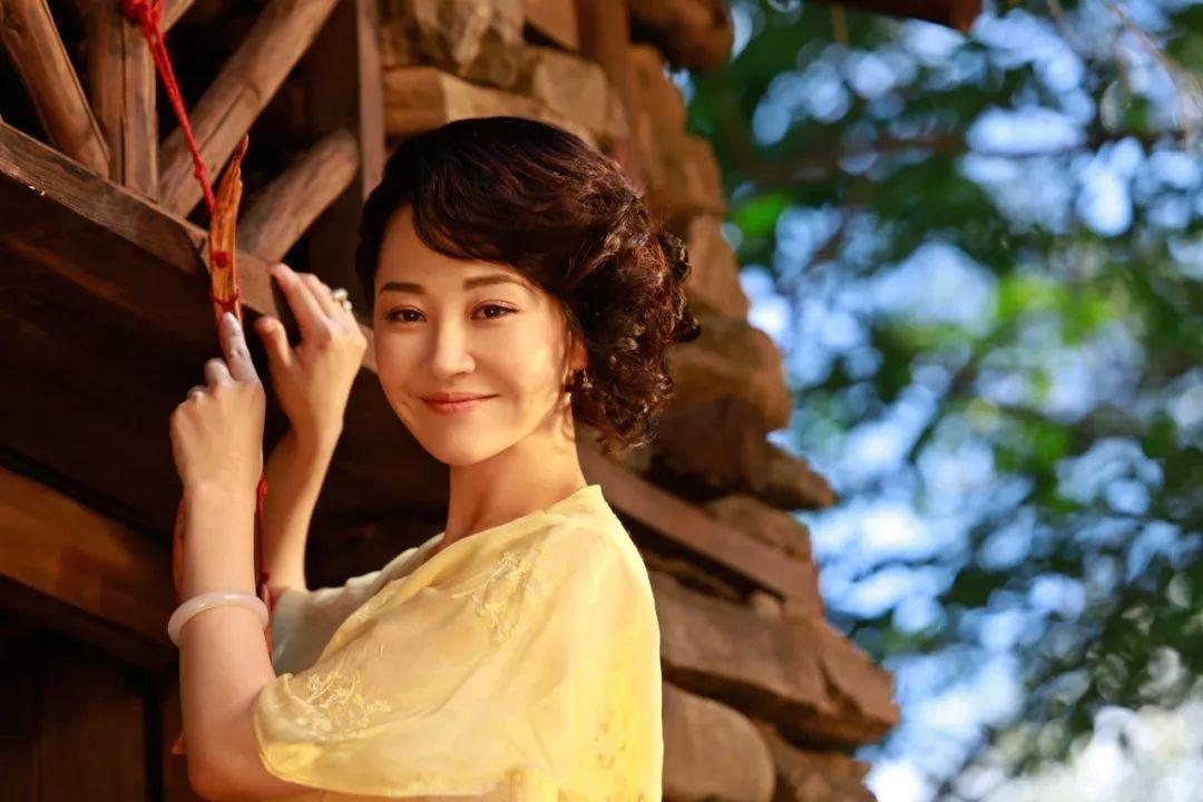 瑜伽,赋予女性新的生命活力——五十岁女性的独特优势与好处,瑜伽,焕发五十岁女性的独特优势与生命活力