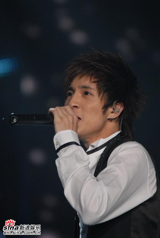 薛之谦个人资料及照片,薛之谦个人简介与照片曝光