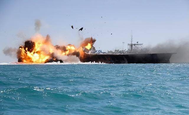 美军航母第二次被炸,历史事件的回顾与反思,美军航母再次遭袭,历史事件的回顾与反思