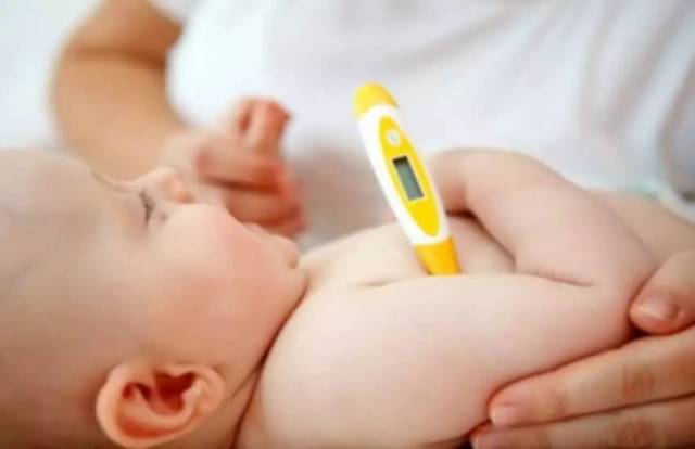 儿童发烧怎么办？简单的退烧方法，儿童发烧应对指南，简易退烧方法全解析