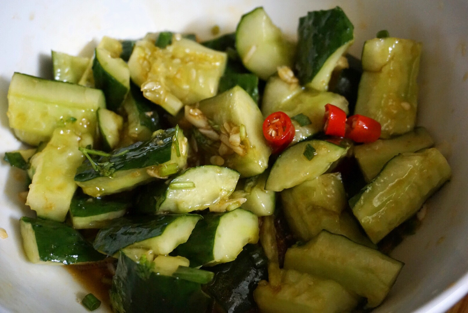 凉拌黄瓜的做法，一道家常凉菜的完美呈现，凉拌黄瓜，家常凉菜的制作秘诀