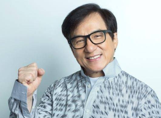 成龙国籍探究，一位国际巨星的身份之谜，成龙国籍揭秘，国际巨星身份背后的谜团