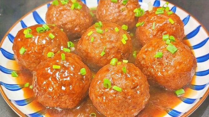 家常红烧狮子头的做法,家常红烧狮子头制作教程