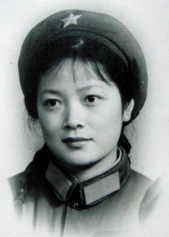 中国海军水兵方队动态图片，展现新时代海军风采，中国海军风采展现，新时代水兵方队动态图片亮相