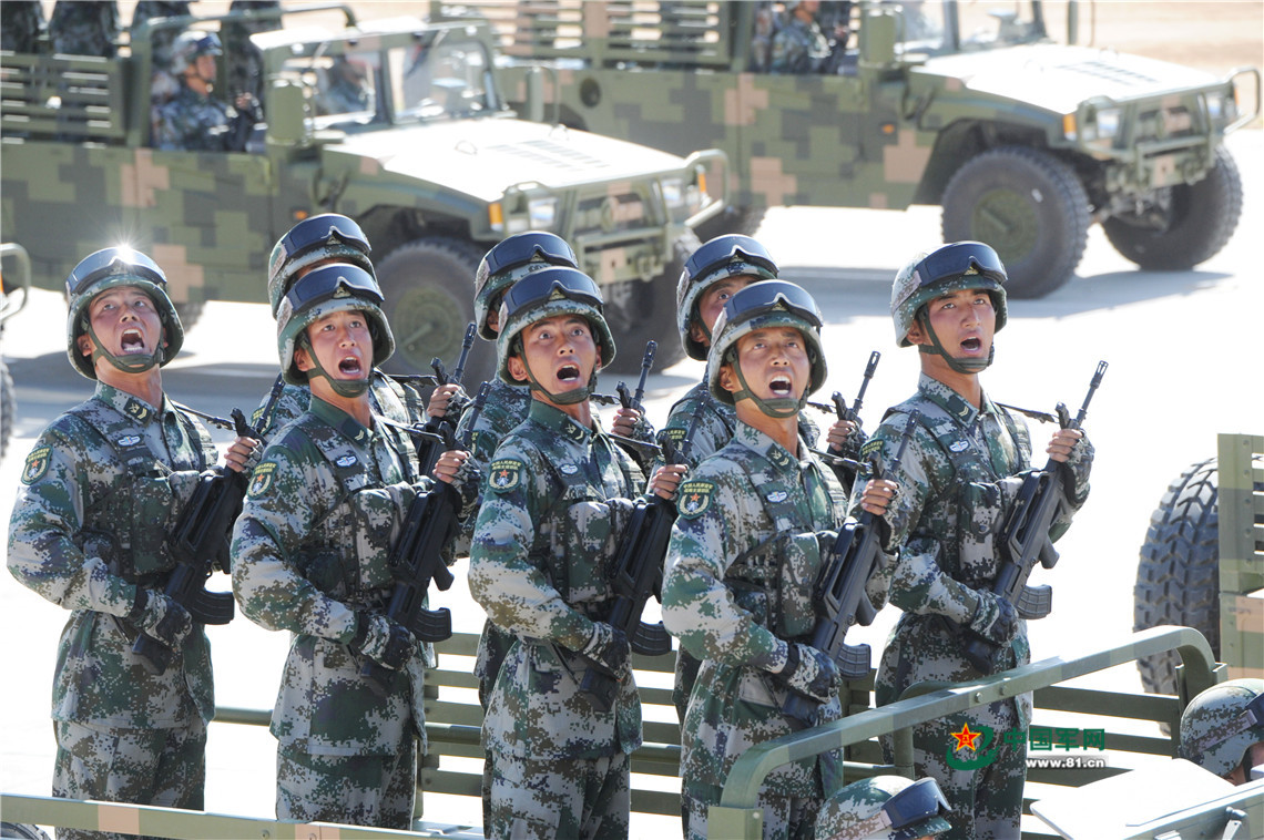 生来倔强,90年朱日和阅兵中的英雄本色,朱日和阅兵中的英雄本色,90年代的倔强本色