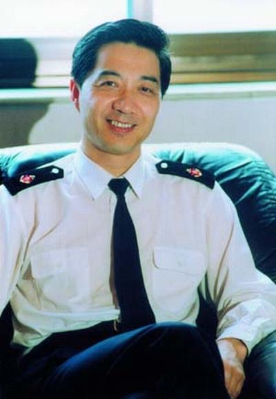 军事频道新男主持，展现新时代风采的杰出代表，军事频道新生代男主持，展现新时代风采的杰出代表典范
