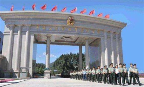 国防大学校长与书记的职权与地位比较，国防大学校长与书记职权与地位比较解析