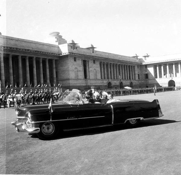 世界上第一个装甲车，开创战争新篇章的先驱者，世界上首个装甲车，战争新篇章的先驱者