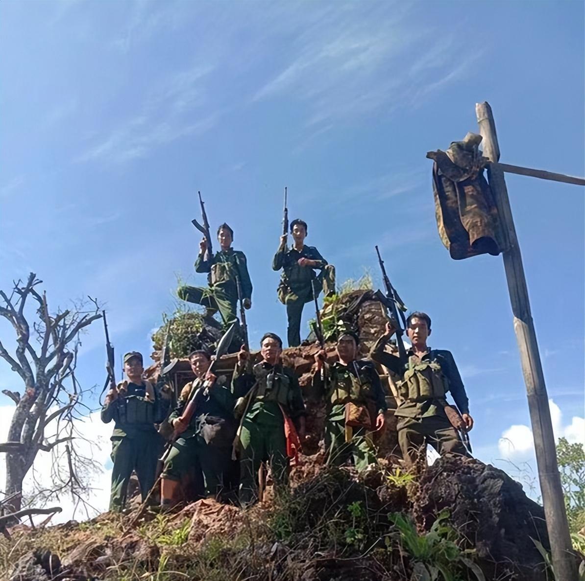 世界上第一个装甲车,开创战争新篇章的先驱者,世界上首个装甲车,战争新篇章的先驱者