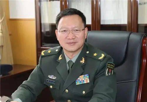 二炮战士刘勇与环球军事网，铁血军人的网络时代新篇章，二炮战士刘勇与环球军事网，铁血军人的网络时代蜕变