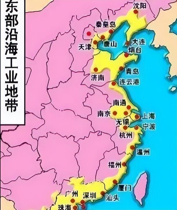 俄罗斯潜艇出现在美国海岸，一次意外的海域交汇，俄罗斯潜艇现身美国海岸，海域意外交汇事件