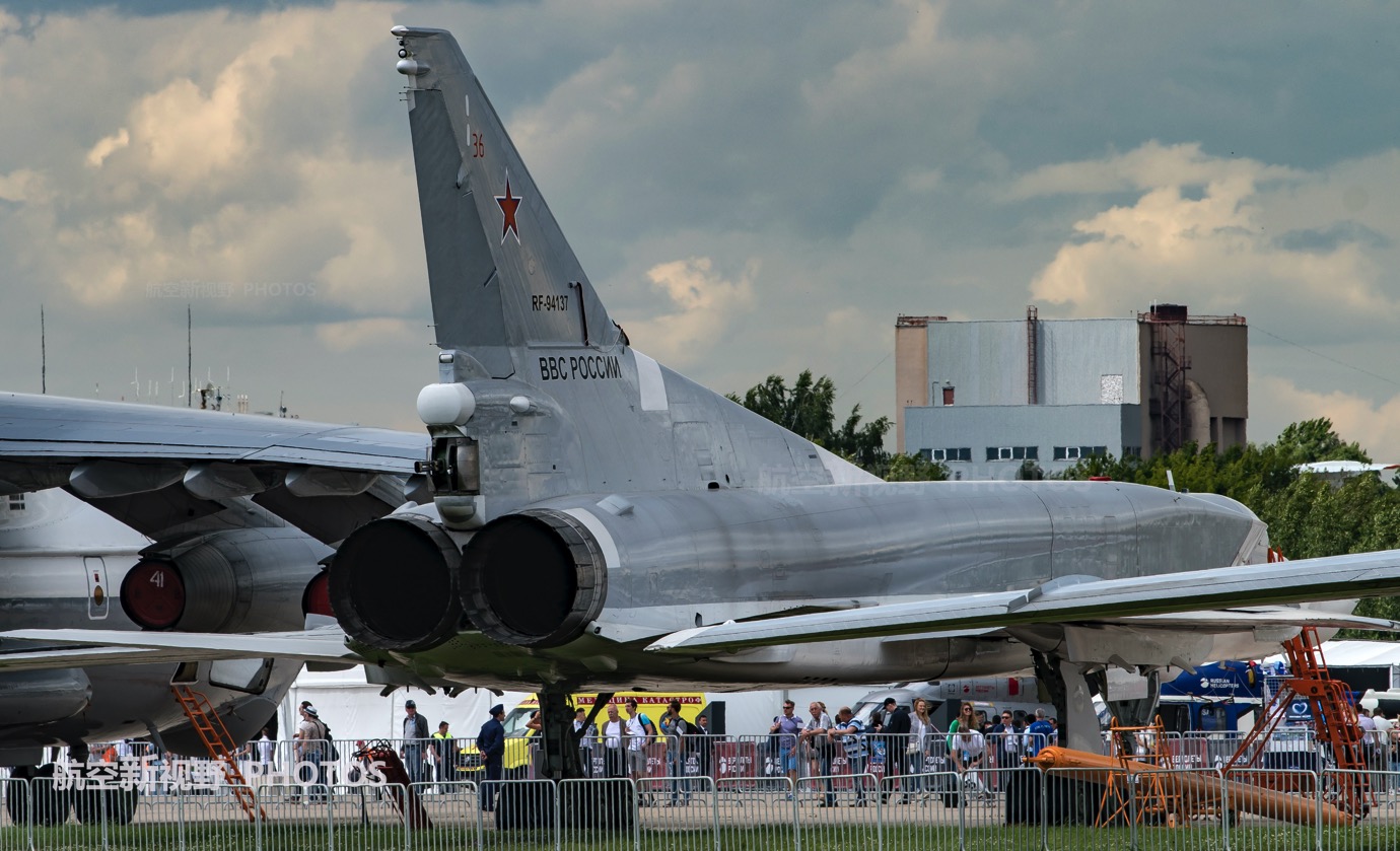 图22M3M轰炸机速度,探究其速度与性能特点,探究图22M3M轰炸机的速度与性能特点