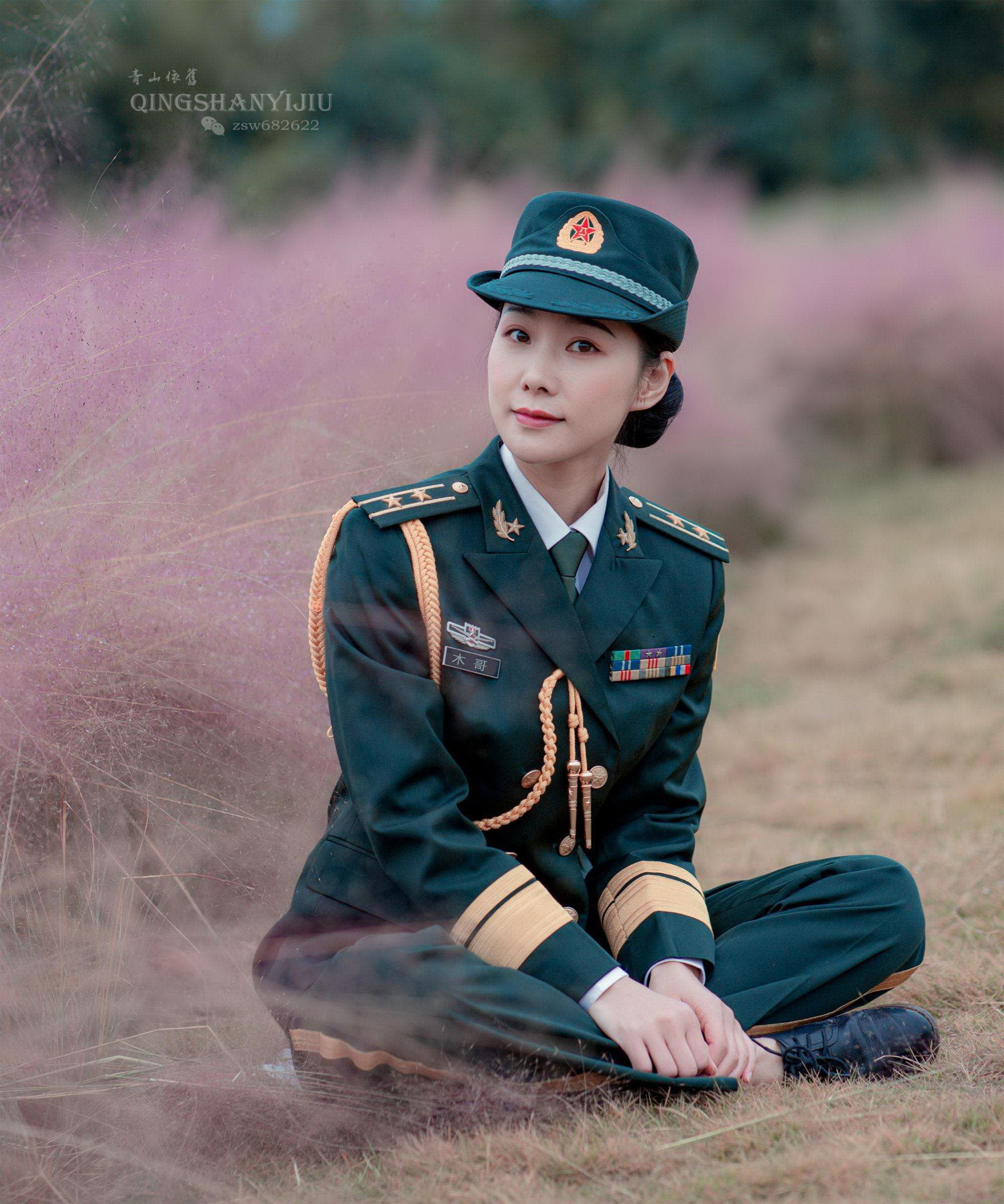 中国现代漂亮女兵单人图片的魅力与力量，中国现代女兵单人图片的魅力与力量展现