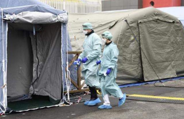 N95口罩连续佩戴多少个小时更换，理解口罩使用与更换的重要性，N95口罩使用与更换的重要性，连续佩戴时长及更换频率指南