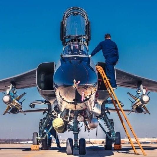 鹰击12与鹰击18,两款反舰导弹的区别分析,鹰击12与鹰击18反舰导弹的区别解析