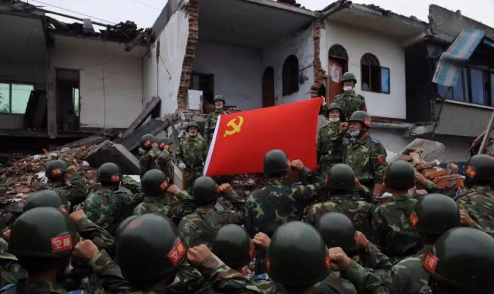 中国空降兵第十五军军长，英勇无畏的领军人物，中国空降兵第十五军军长，英勇无畏的军队领袖