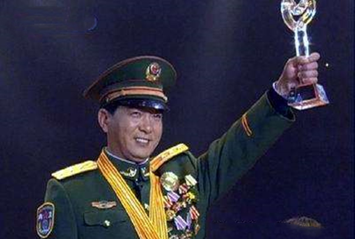 丁晓兵现状，一位英雄军人的时代印记，丁晓兵现状，英雄军人的时代印记