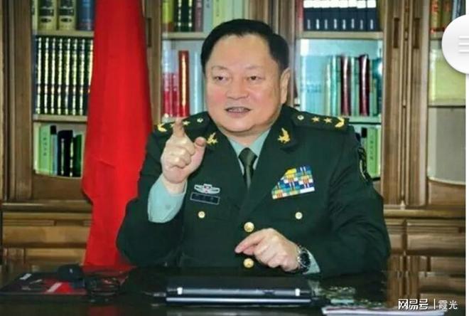 十四集团军四十师师长，英勇忠诚的军事领袖，英勇忠诚的十四集团军四十师师长，军事领袖的典范