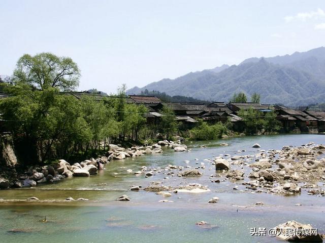 昆仑山涧与三寸盛京，自然与人文的交融之美，昆仑山涧与盛京，自然与人文交融之美