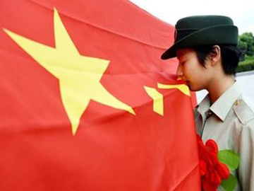 军坛旗帜，美言与刀口的荣光，军坛旗帜下的荣光，美言与刀口的辉煌历程