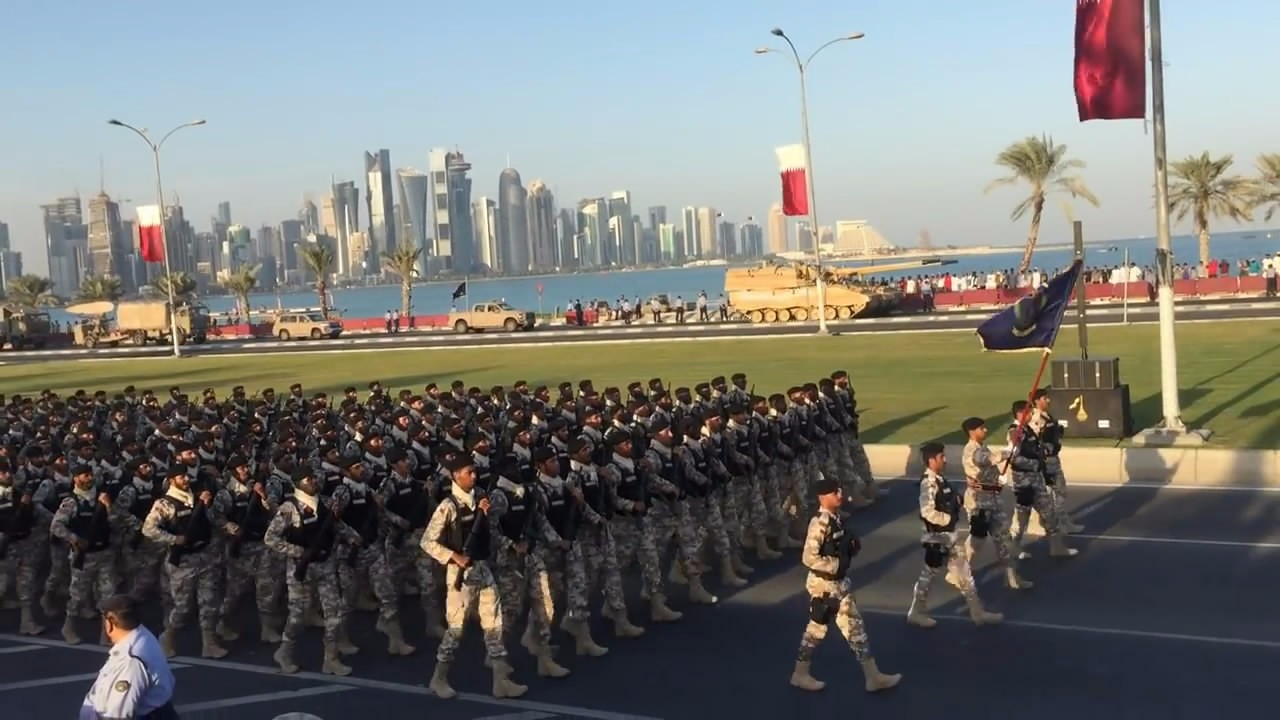 卡塔尔阅兵中的中国式正步，传统与现代的完美融合，卡塔尔阅兵中的中国式正步，传统与现代的华丽交融