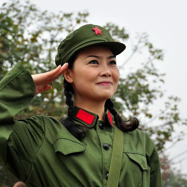 六五式绿军装女兵图片，时代的记忆与历史的见证，六五式绿军装女兵图片，时代记忆与历史的见证