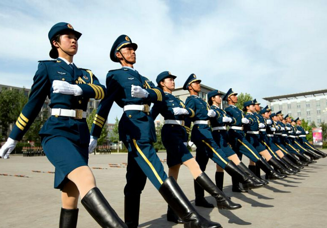 2022三军仪仗队拜年视频，展现荣耀与团结的力量，荣耀与团结的力量，2022三军仪仗队拜年视频展现军民同心