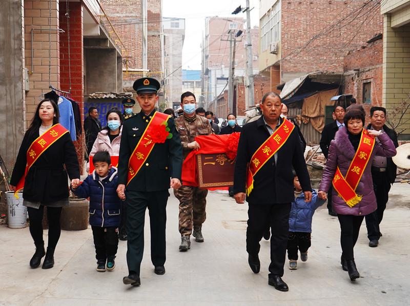 纪念辉煌瞬间，2004年驻港部队阅兵式，纪念辉煌瞬间，2004年驻港部队阅兵式回顾