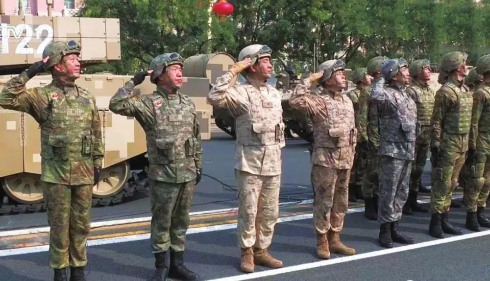 星空迷彩服一套的价格分析，星空迷彩服价格分析，一套的价格揭秘