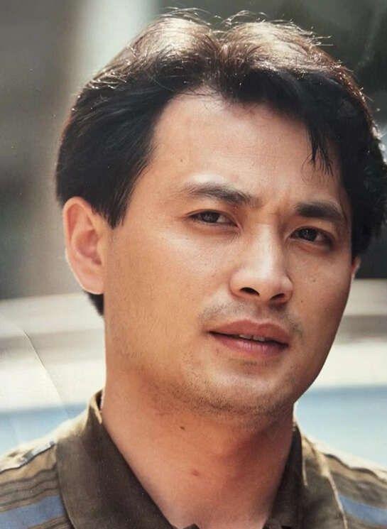 丁志诚前妻的身份揭秘，丁志诚前妻身份揭秘，神秘面纱下的真相