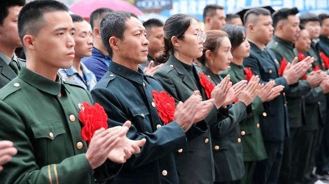 自主择业干部为何尚未调整退役金，深度分析与思考，自主择业干部退役金调整滞后，深度分析与思考