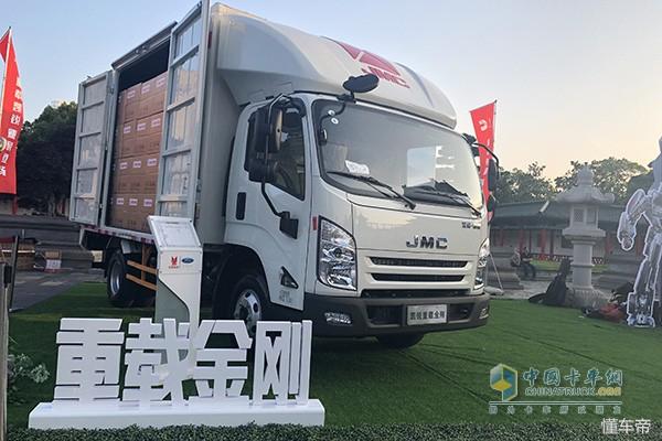 歼8战斗机载重量研究，性能与能力的深度解析，歼8战斗机载重量及性能深度研究解析
