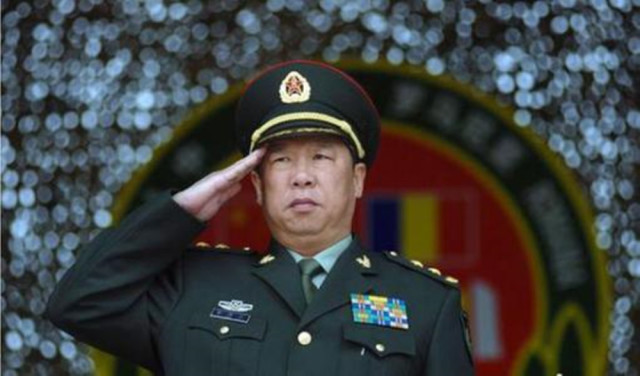 中将与上将的区别，层级、职责与军事领导力的差异，中将与上将，层级、职责与军事领导力的对比分析