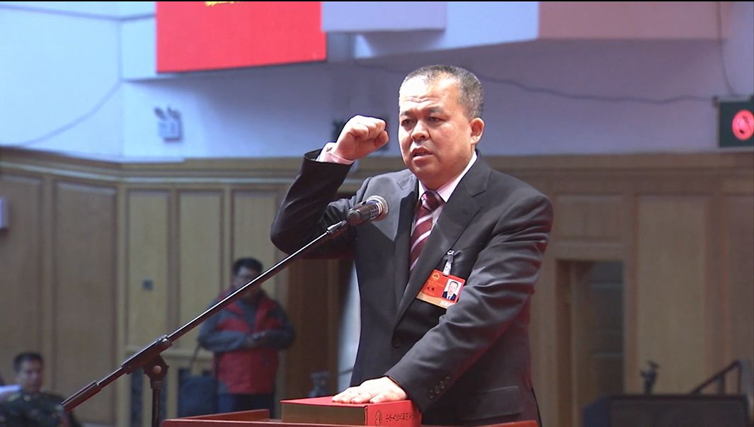 邓志典，一位卓越的企业家与慈善家的传奇人生，邓志典，企业家与慈善家的传奇人生之路