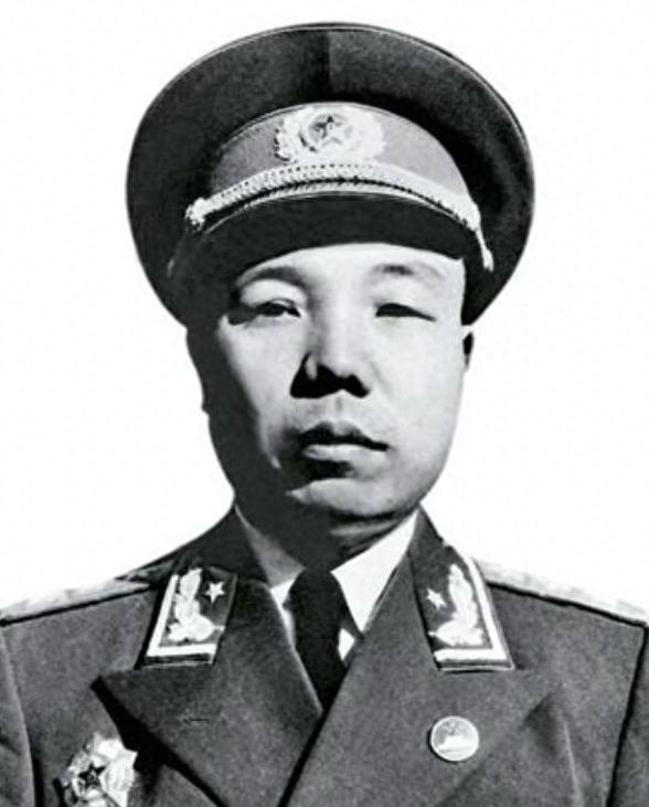 肖华上将为何名声不好，肖华上将名声争议探源