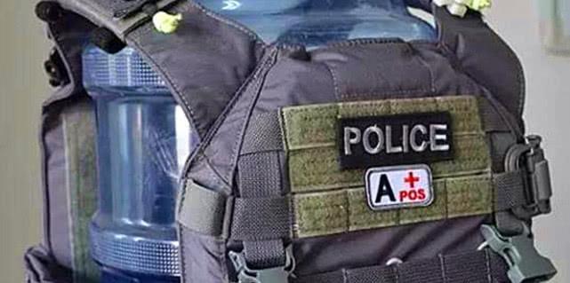 武警背心服装图片大全，展现军威与时尚的结合，武警背心服装图片展示，军威与时尚的完美融合