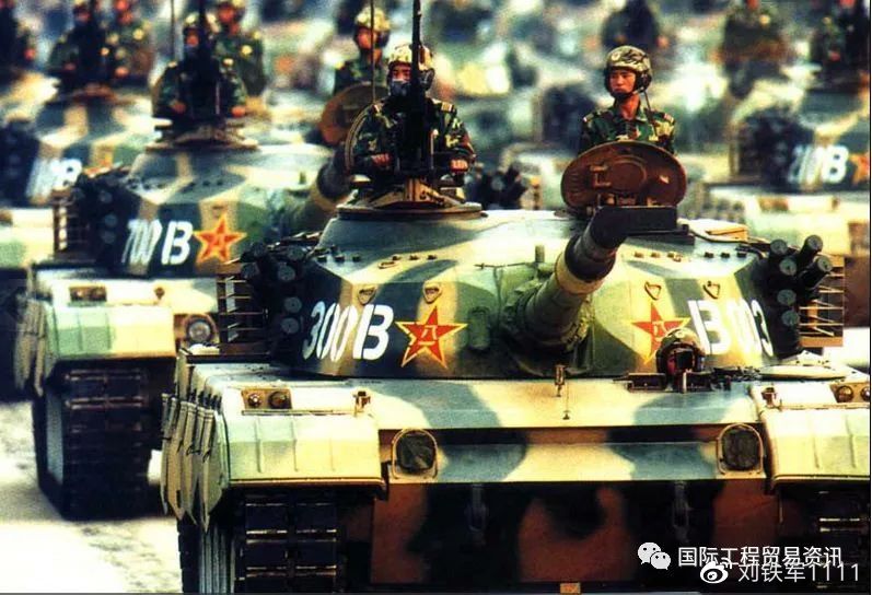 中国96式主战车长，钢铁巨人的指挥大脑，中国96式主战车长，钢铁巨人的指挥中枢