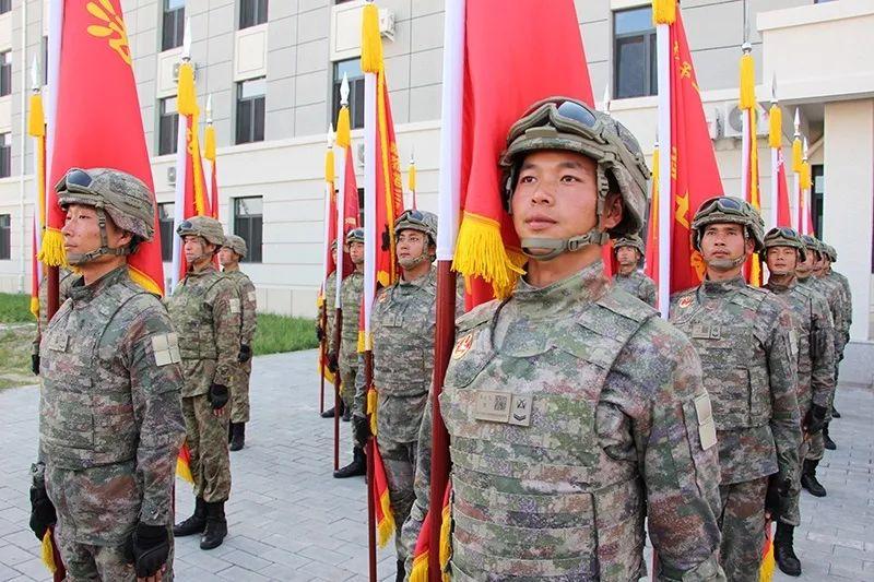 阅兵战旗中的部队，展现中国力量的多样性与强大，阅兵战旗展现中国力量的多元与强大风采