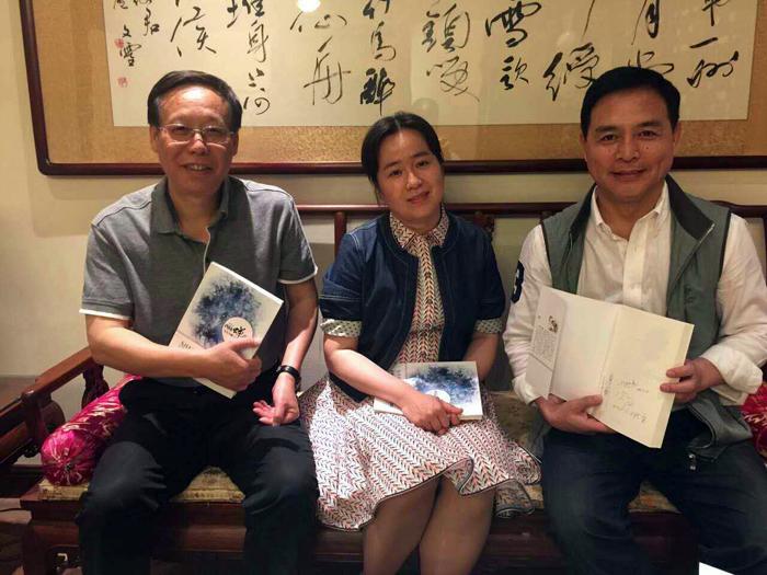 央视七套军事女主持人，展现军事频道中的柔情与力量，央视军事女主持人，柔情与力量的展现