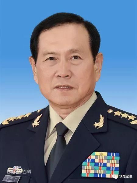 国防部长与军区司令，职责与角色的深度解析，国防部长与军区司令职责与角色深度解析，职责差异与协同作战机制探讨