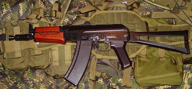 AK74U短突击步枪，现代战场上的短突击利器，AK74U短突击步枪，现代战场的短突击利器
