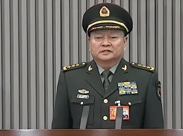 我国新任防长履新，新的征程与挑战，新任防长上任，新征程迎接挑战