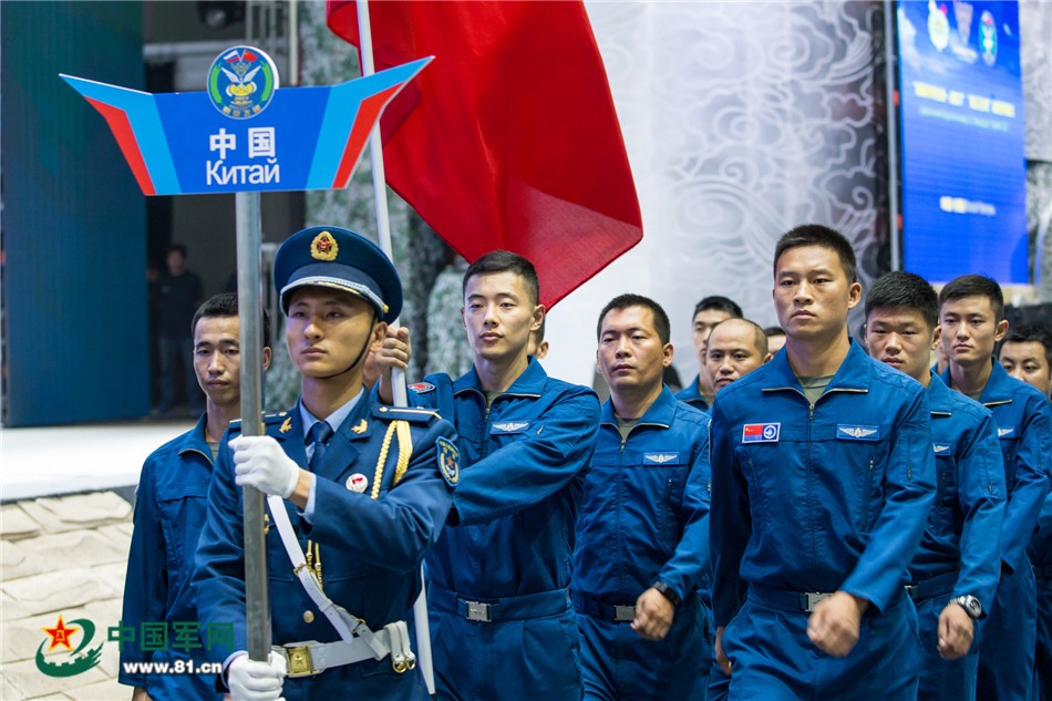 湖北荆门空降兵,英勇无畏,忠诚担当,湖北荆门英勇空降兵,忠诚担当,无畏前行