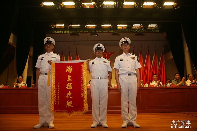 泉州舰周道先，海军英雄的新时代领航者，海军英雄周道先，新时代领航者之泉州舰的荣耀征程