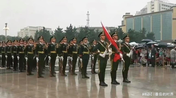八一建军节，三军仪仗队的荣耀瞬间，八一建军节，三军仪仗队的辉煌瞬间