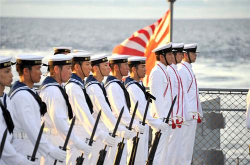 中国海军70周年阅兵在雾中的壮丽篇章，中国海军70周年阅兵雾中的壮丽画卷