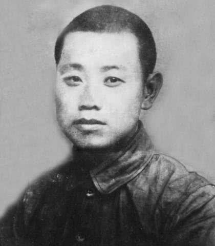 施简红，十二军政委的卓越领导与坚定信念，施简红，十二军政委的卓越领导与坚定信念展现领导力与信念风采